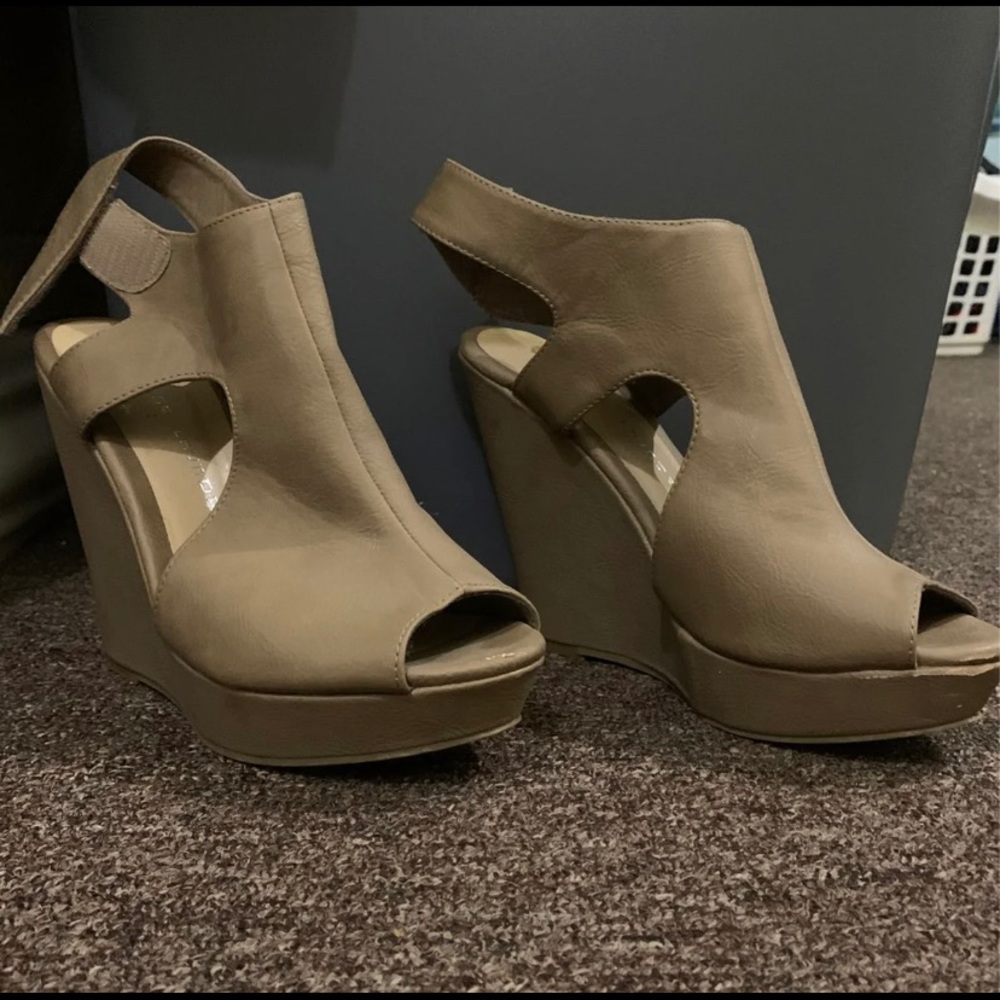 Chinese Laundry high heel wedge